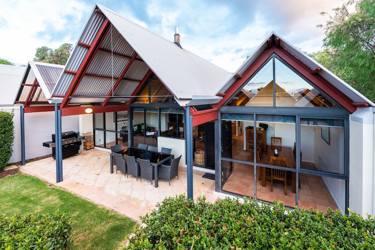 Whalers Cove Villas, Villa Eliza gallery image 2