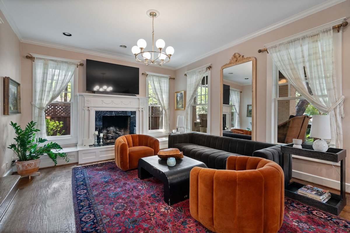 Oaklawn Historic Luxury Paradise gallery image 3