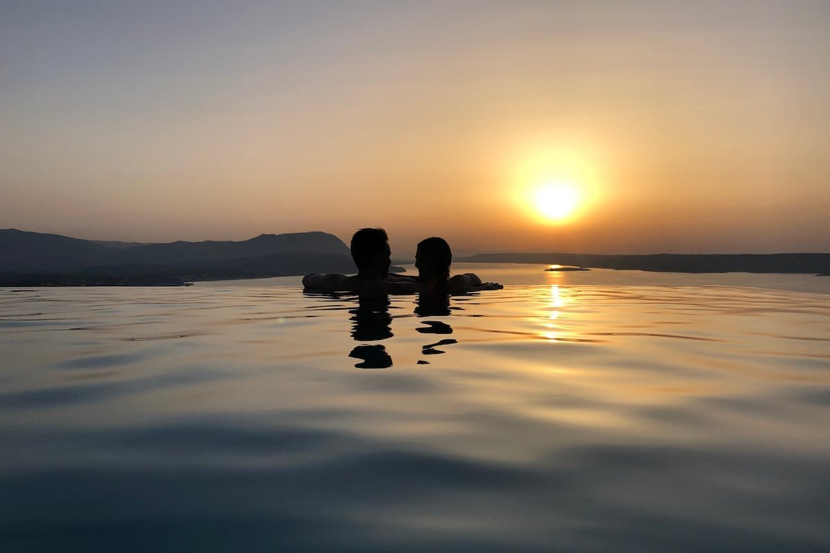 PhantΩm Villas, Villa Hero (heated pool) gallery image 3