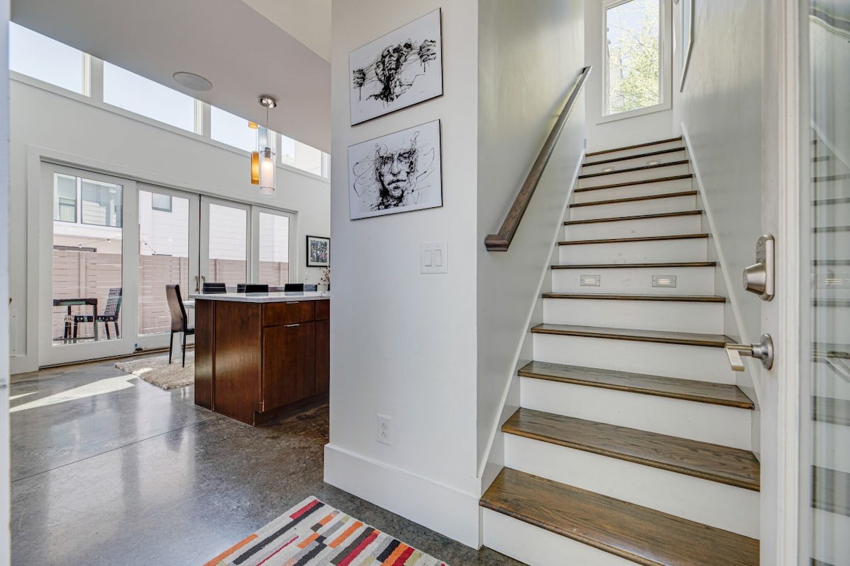 Sleeps 36!; Hot tub! Side By Side Units! gallery image 2