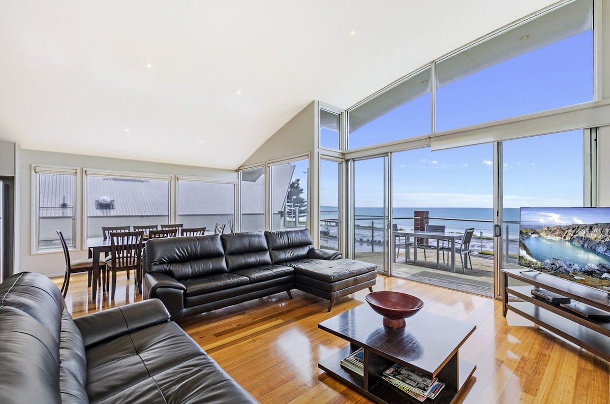 Shemara East Beach frontage gallery image 5