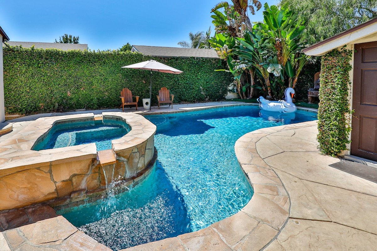 City Paradise: Saltwater Pool/Spa and Ping-Pong gallery image 2