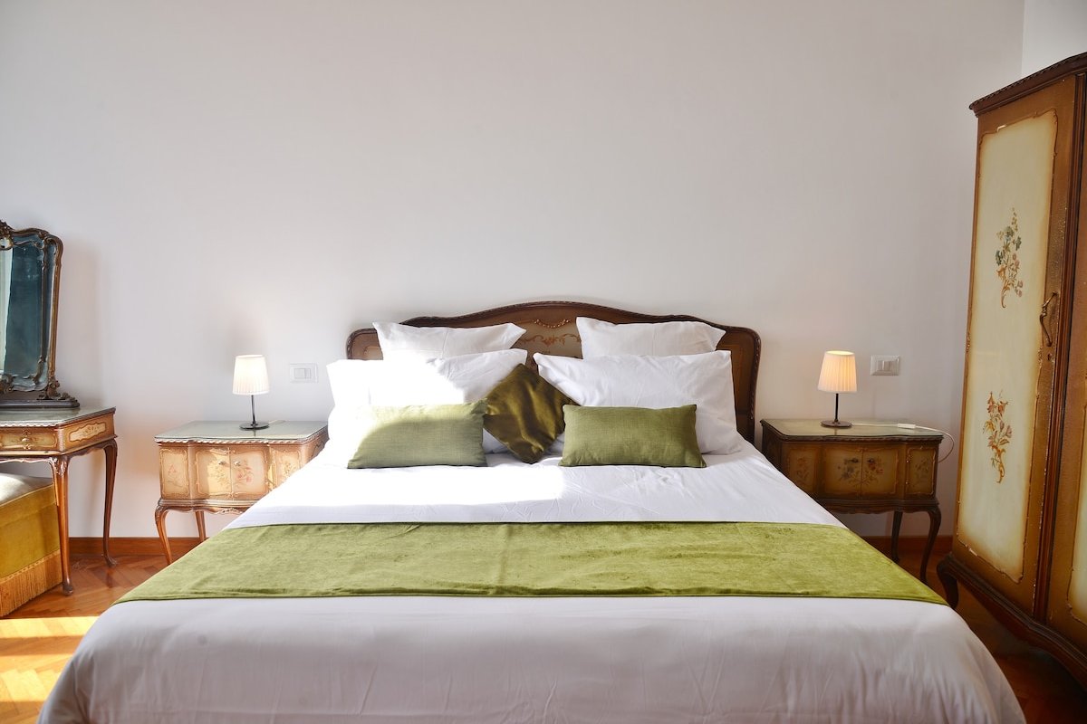 Rome Magic View – Trevi – Spanish Steps gallery image 4