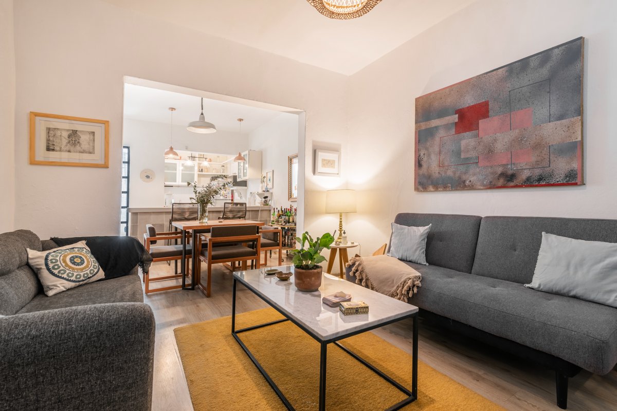 Mr. W | Roma Three-Story 3Br Heaven with Rooftop