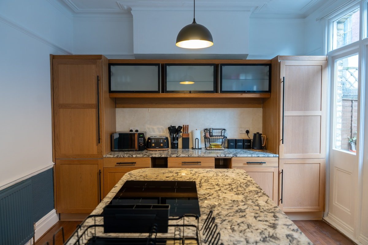 Chiswick 4 Bed Mid-Term Stays gallery image 5