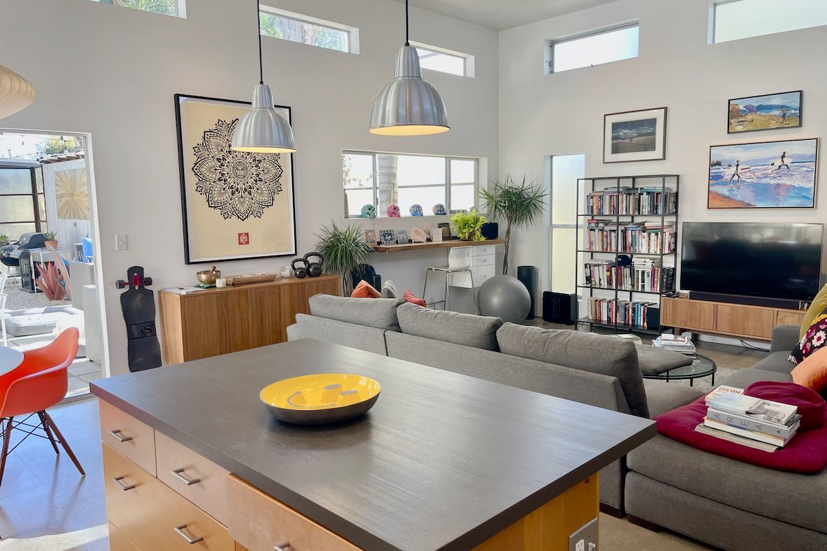 Amenity-Rich Abbot Kinney Venice Oasis! gallery image 3