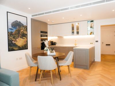 Luxury Apartment w/ London views