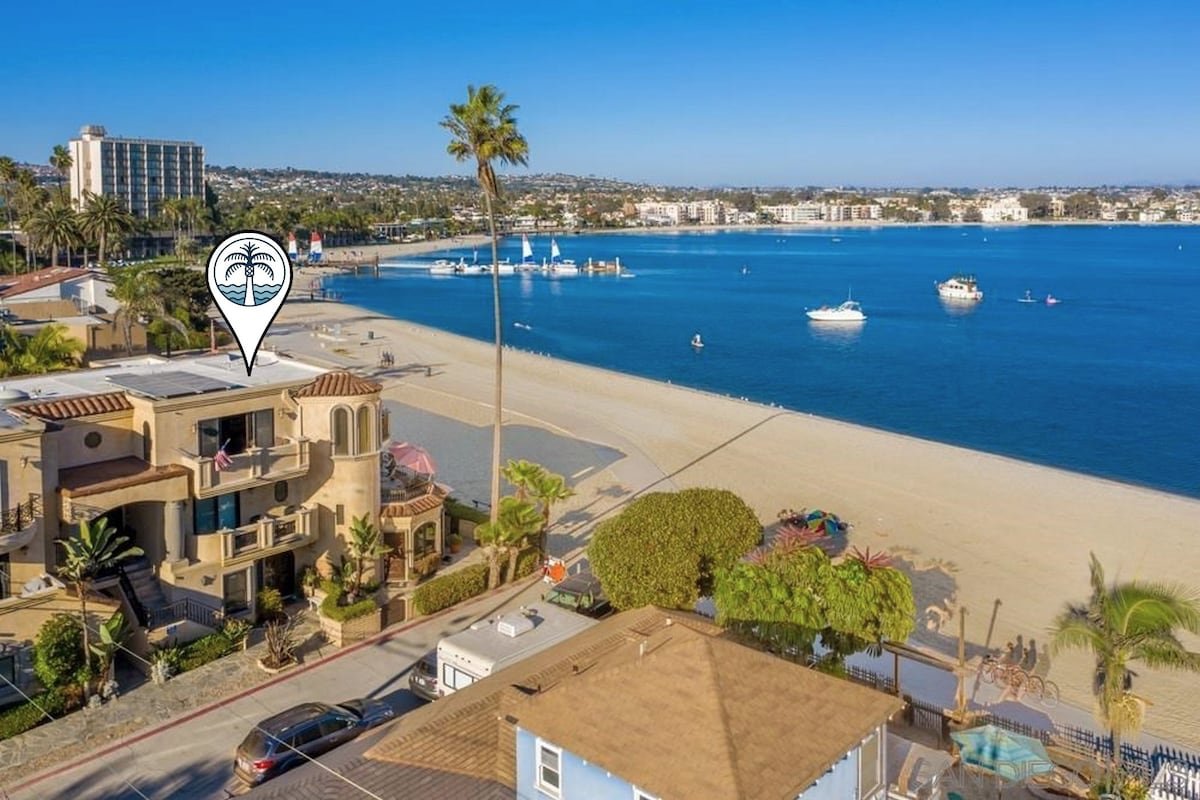 Villa Italia Combo | 7BR Waterfront Home w/ Patio gallery image 3