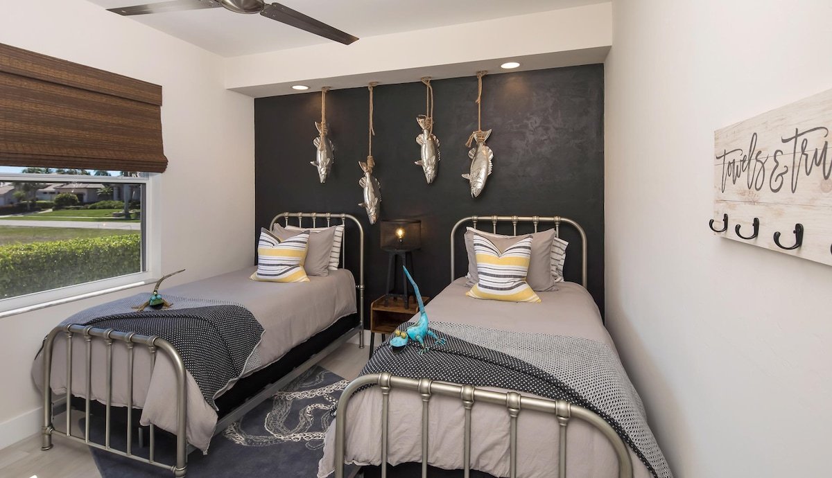 Sea Spray gallery image 3