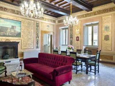 Stunning Renovated Apartment near Castello Orsini