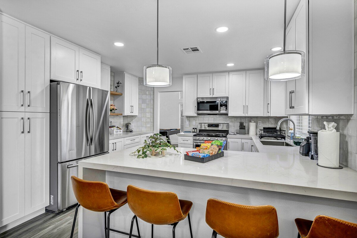 Vegas Haven Pool Spa Game Room gallery image 5