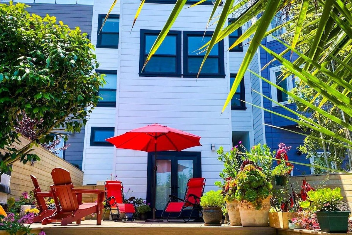 Elegant 2 bdrm, office, 2 bath luxury gallery image 3