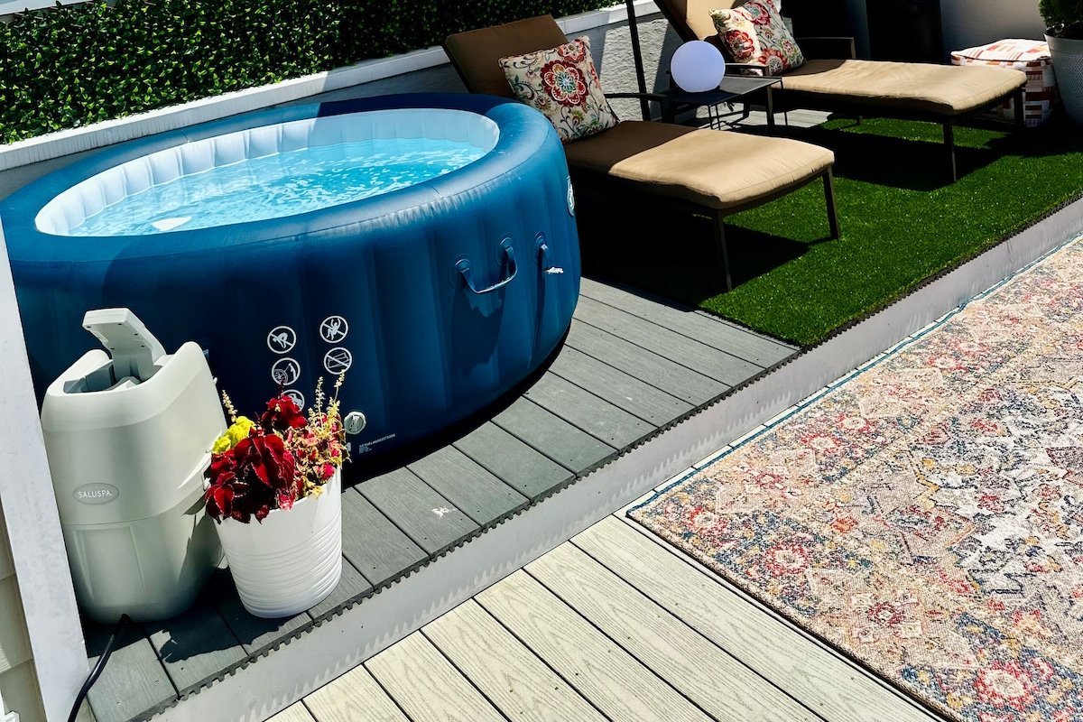 Central Private Rooftop Oasis w/ Hot tub & Parking gallery image 4