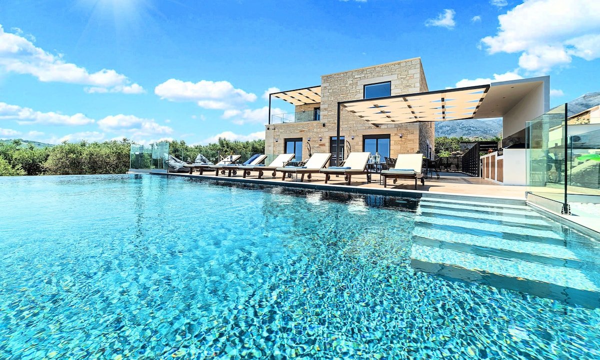 Major Villa Private Pool gallery image 2