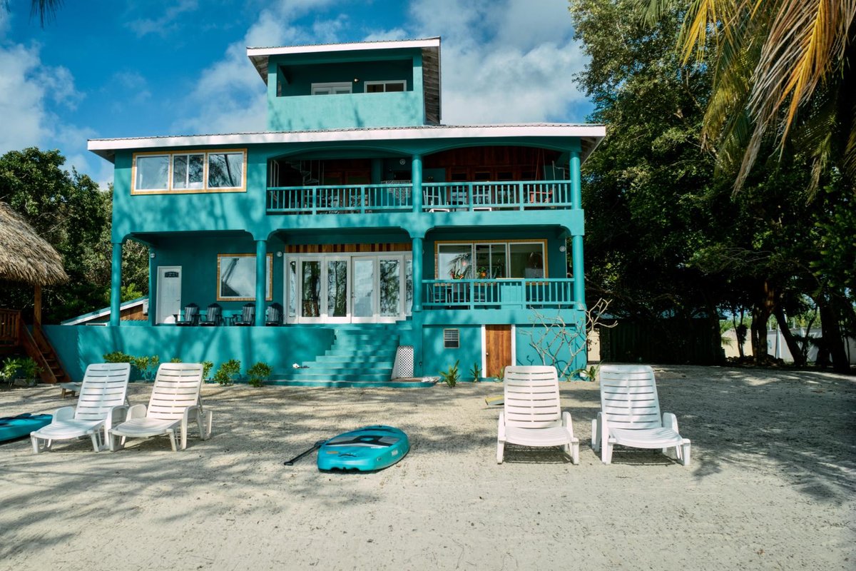 3BR Beachfront Villa w/Pool & Ocean Views
