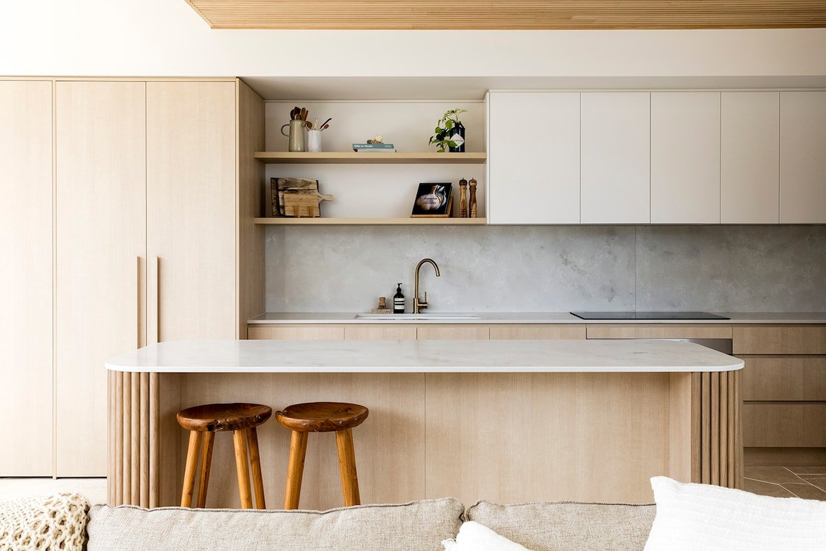 Designer Beachfront Retreat Poolside Family Pets gallery image 5