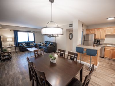 Stay Together on The Strip – 2 Bedroom Condo