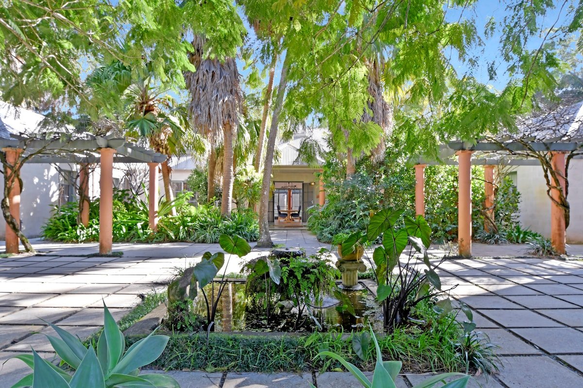 Turtles Crossing gallery image 5