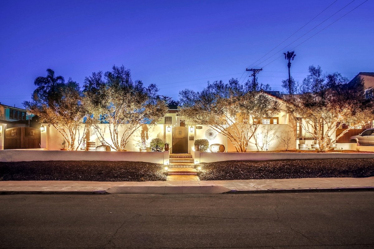 “1 to 16 Guests – Main House + Guest House & Pool” gallery image 5