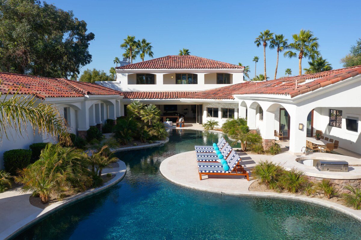Entertainers Paradise! $6M Estate with Lagoon Pool gallery image 2