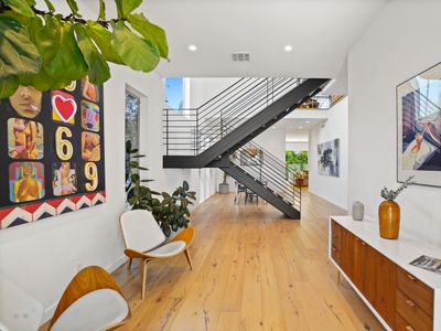 Vast Mar Vista Residence in Quiet and Safe Area