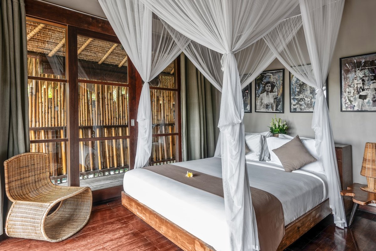 Villa Mary: Full Service, Ocean View, Cinema gallery image 3