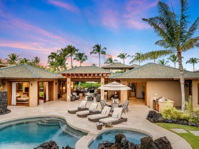 “Hale Mele” Polynesian Pod Style with Pool/Hot tub
