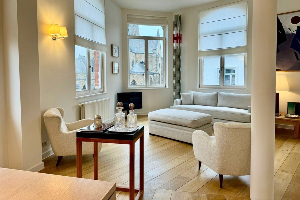 Beautiful & spacious luxury duplex gallery image 3