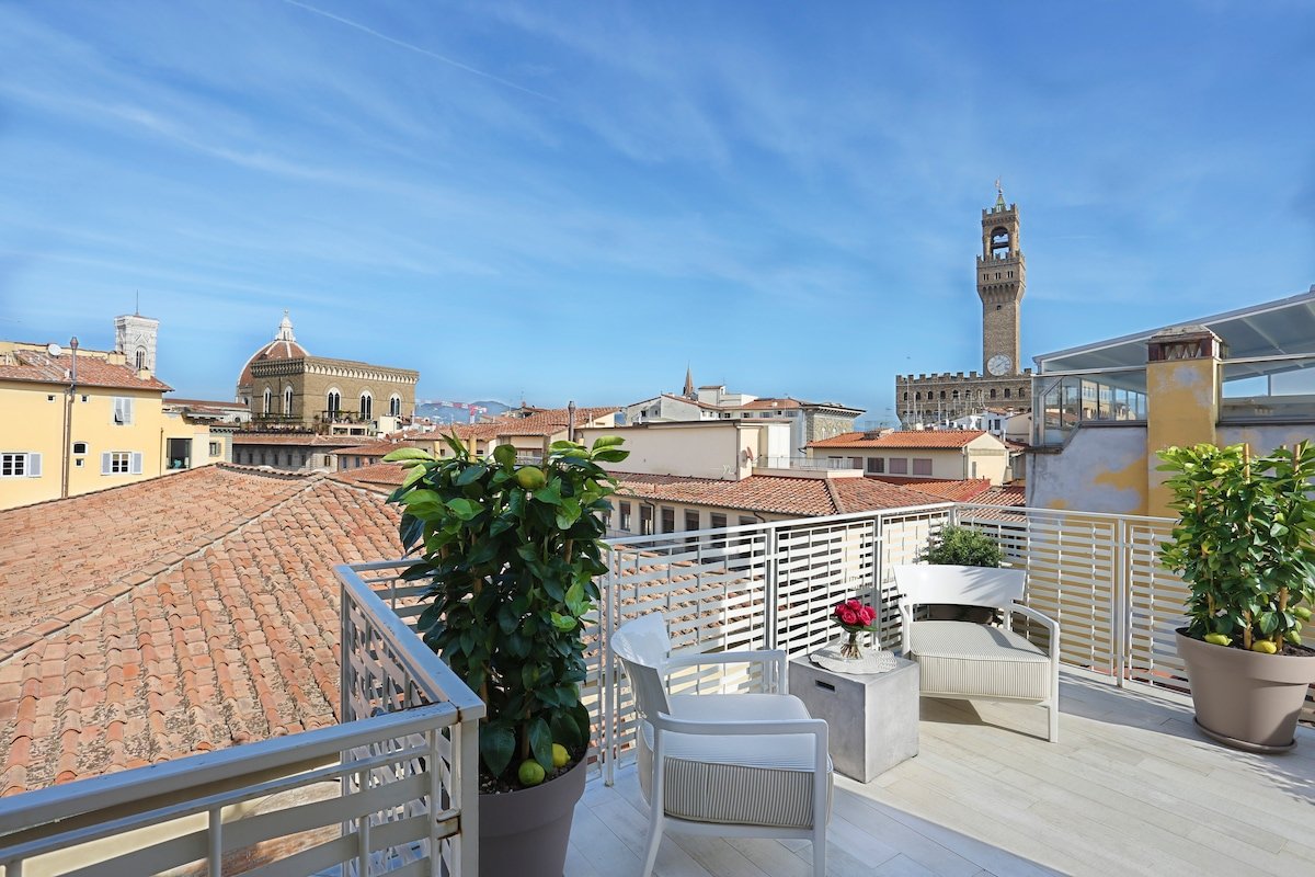 LUXURIUS DUPLEX PENTHOUSE IN A MEDIEVAL TOWER gallery image 4