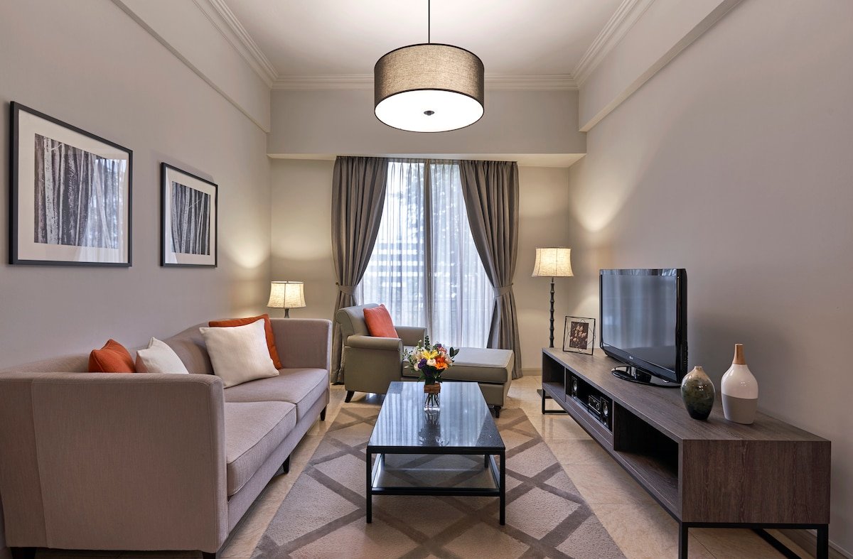 Stylish 2BR Superior apartment in Orchard gallery image 2