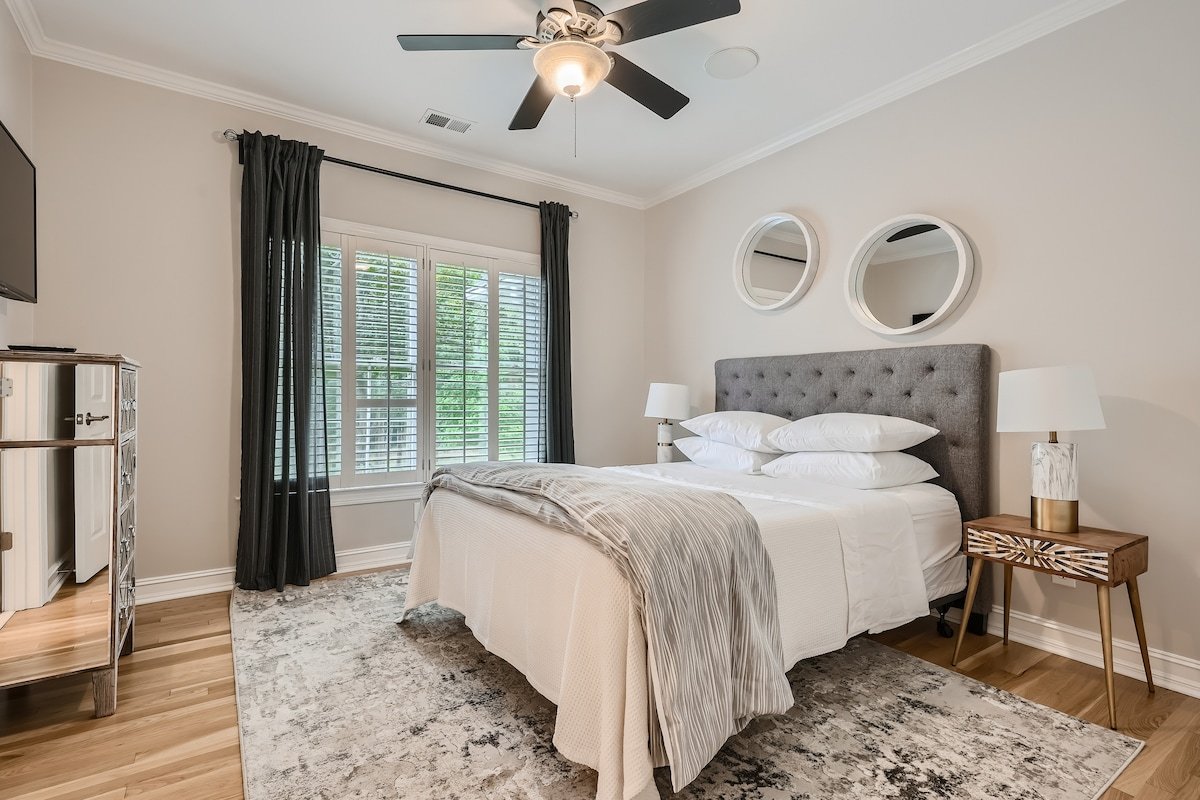 Buckhead Oasis 4BD/5 Beds | Corporate Ready gallery image 5