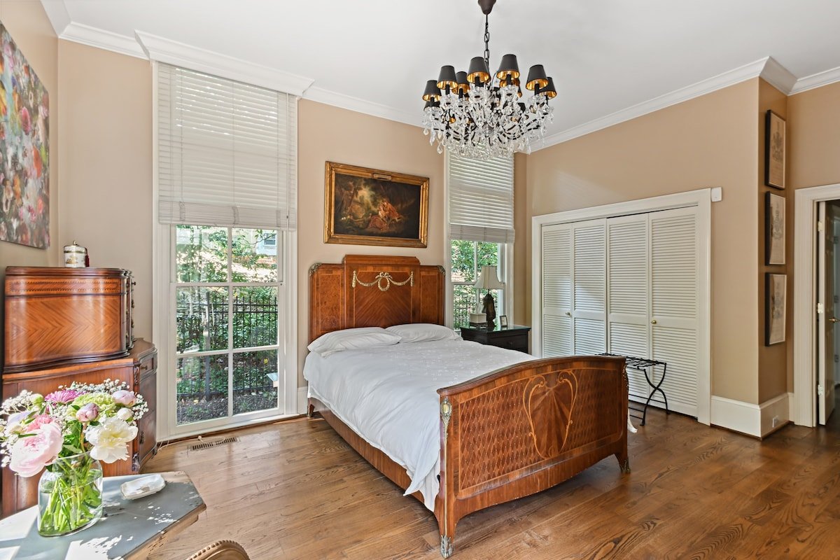 Midnight Monarch – Designer Gem, Pool, & Garden gallery image 4