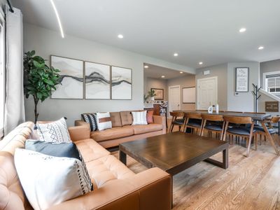 Seattle / Gorgeous 4 BR Home / Free Parking