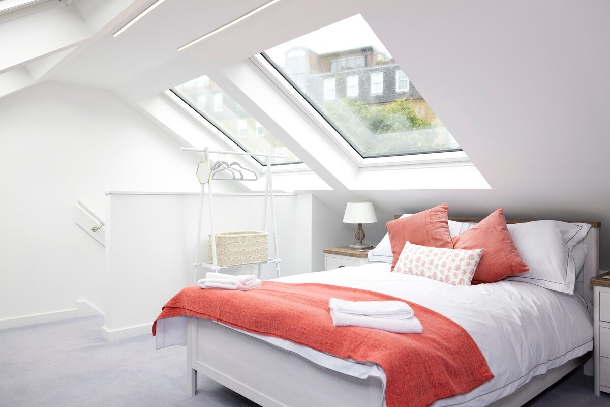 Entire Deluxe 3-BR 3-Storey Apt in City Centre gallery image 5