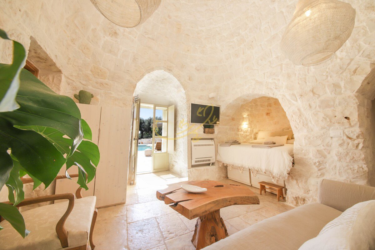 TD Trulli di Carole Renovated Trulli with Pool gallery image 5