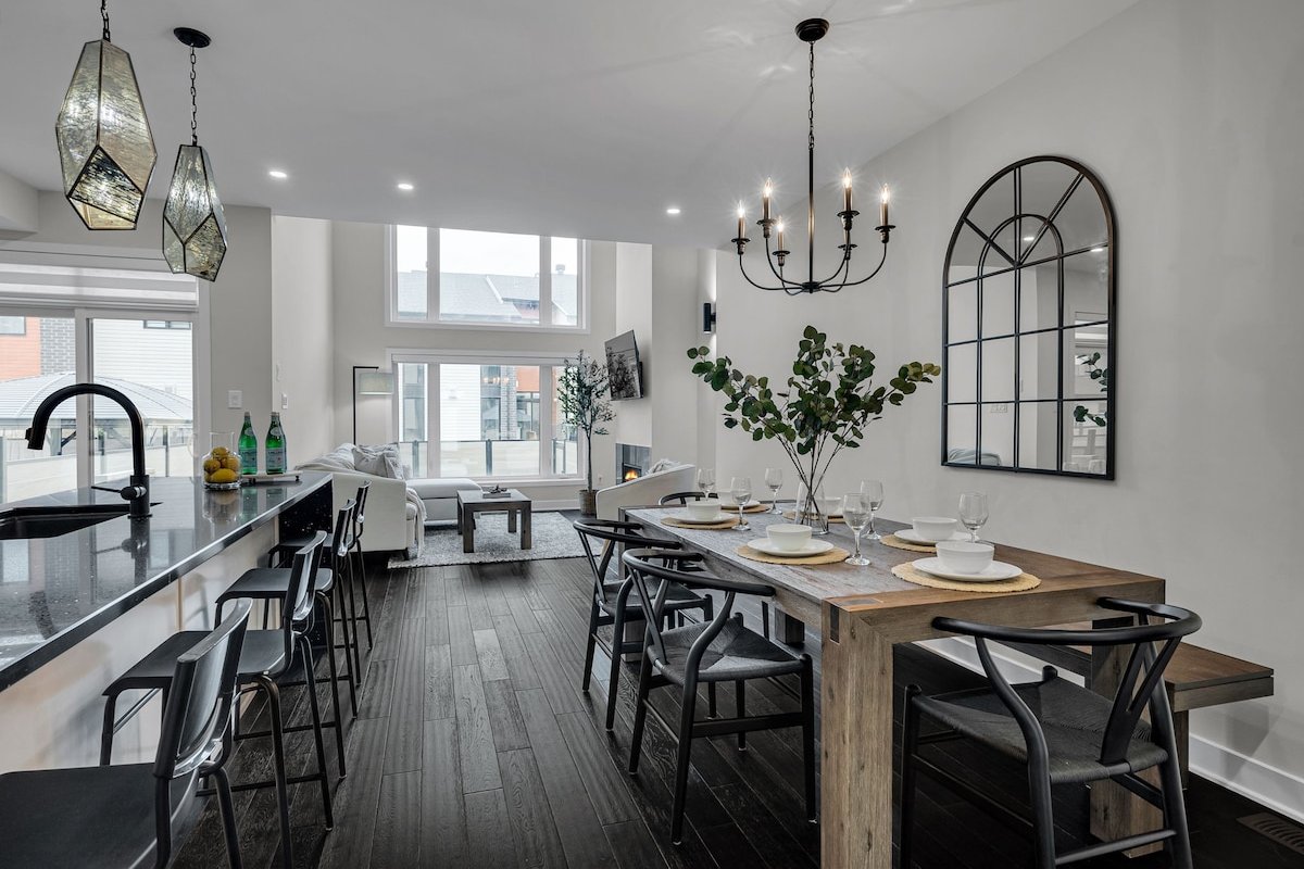 Luxury Beautiful Home in Ottawa! gallery image 2