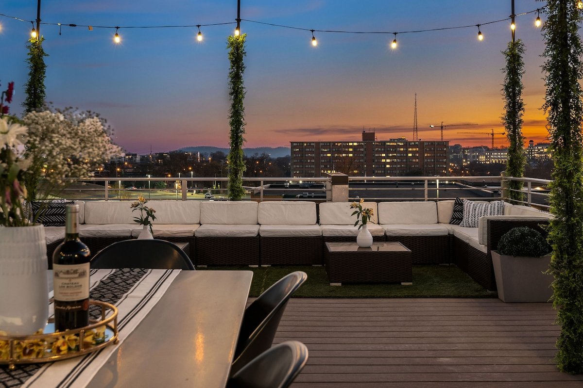 Immaculate Gulch home w/ stunning downtown views! gallery image 4