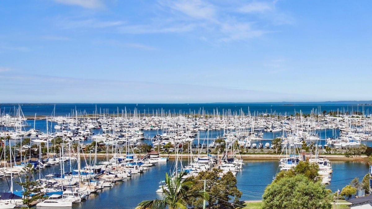 180° Harbour View Luxury Home – The Boat House gallery image 3