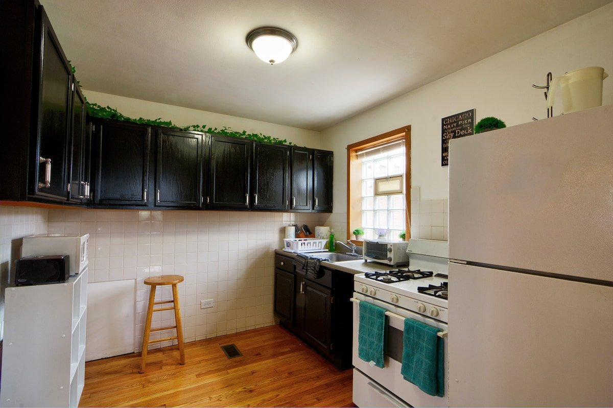 Large 12 Bedroom Chicago Home- Sleeps 25 gallery image 5