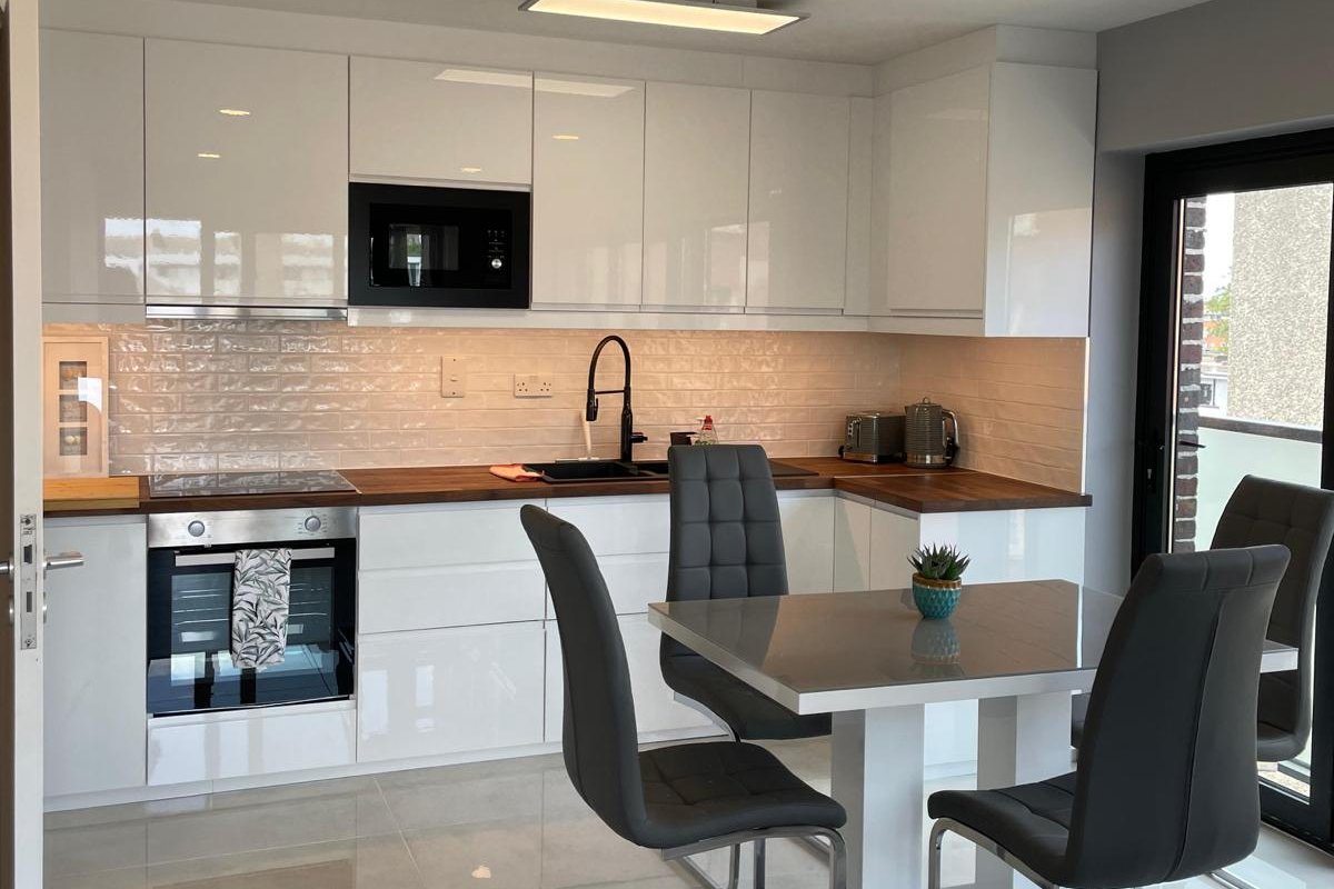 Central with a fantastic view of Henrietta St.