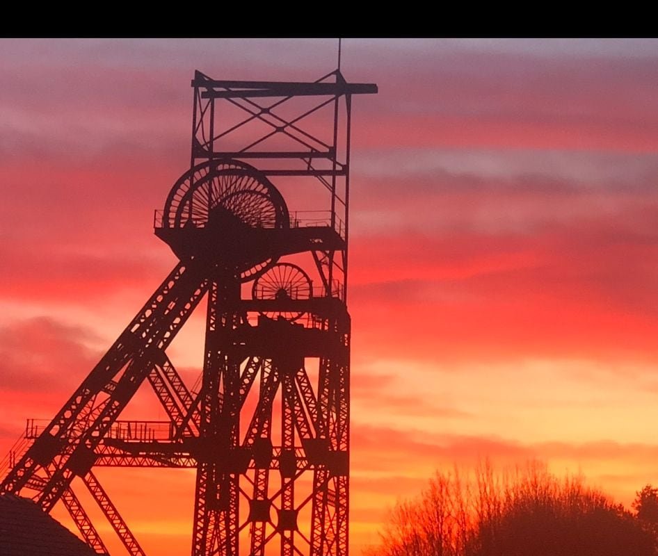 Luxurious 3 Bedroom Townhouse With Hottub & Sauna. gallery image 4