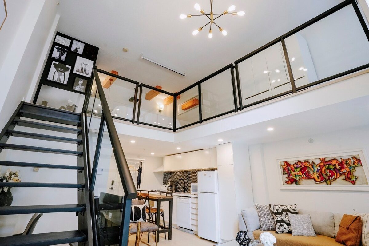 Heart of Downtown Vancouver gallery image 3