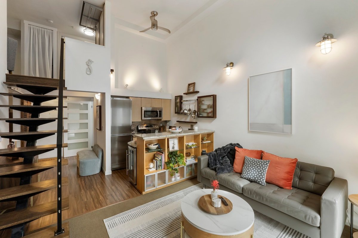 The Seafarer: A Curated Seattle Experience gallery image 2