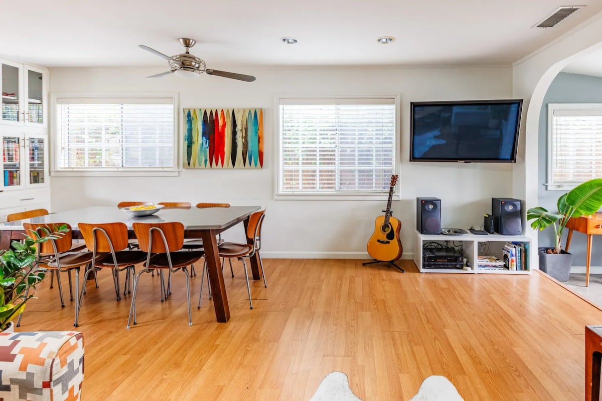 Mid-Century Bungalow w/ Private Yard- Venice Beach gallery image 5