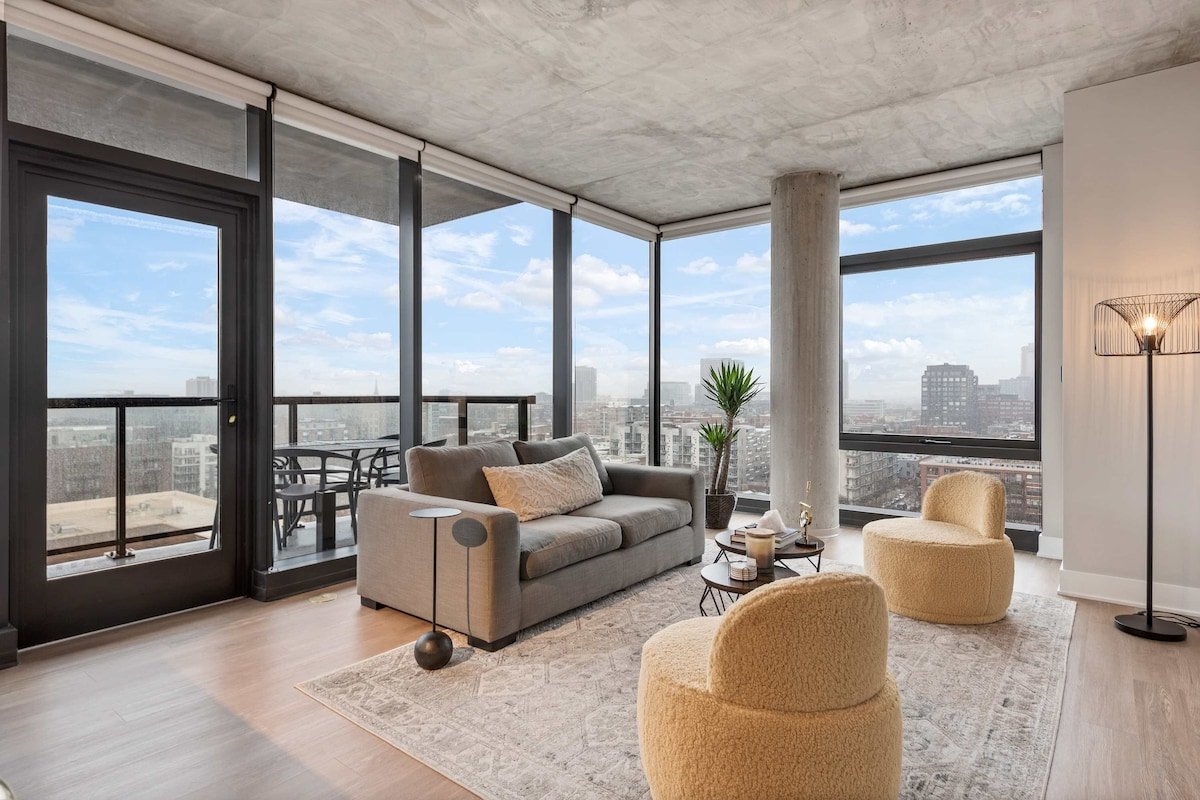 West Loop Retreat: High-End, Walk to Everything gallery image 2