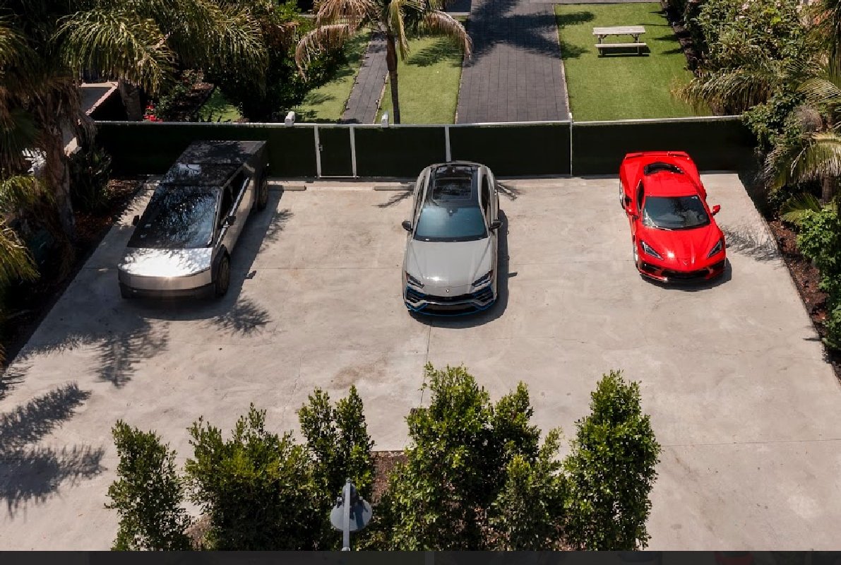 *TWO-HOME Remodeled 1-AcreEstate, Luxury Compound gallery image 2