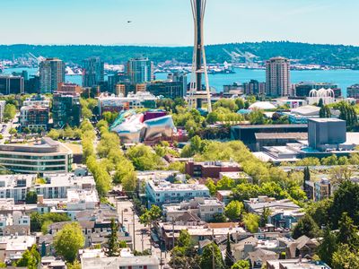 Space Needle Skyline Views | Luxury Queen Anne Gem