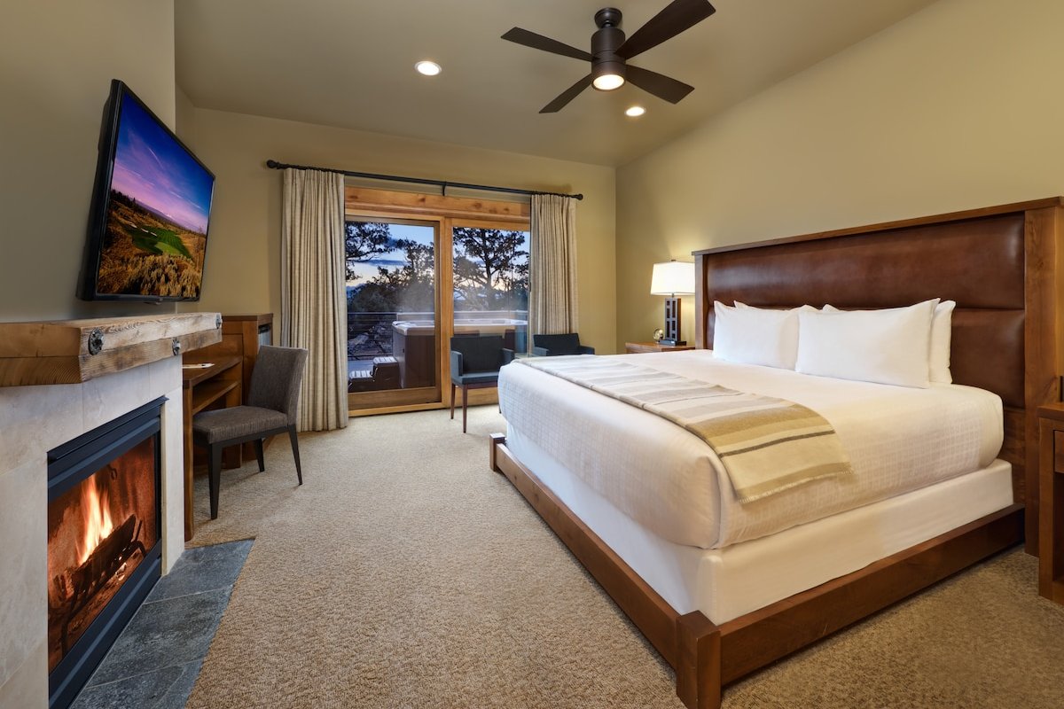 Modern 4BD/4.5B Cabin w Hot Tub at Brasada Ranch gallery image 2