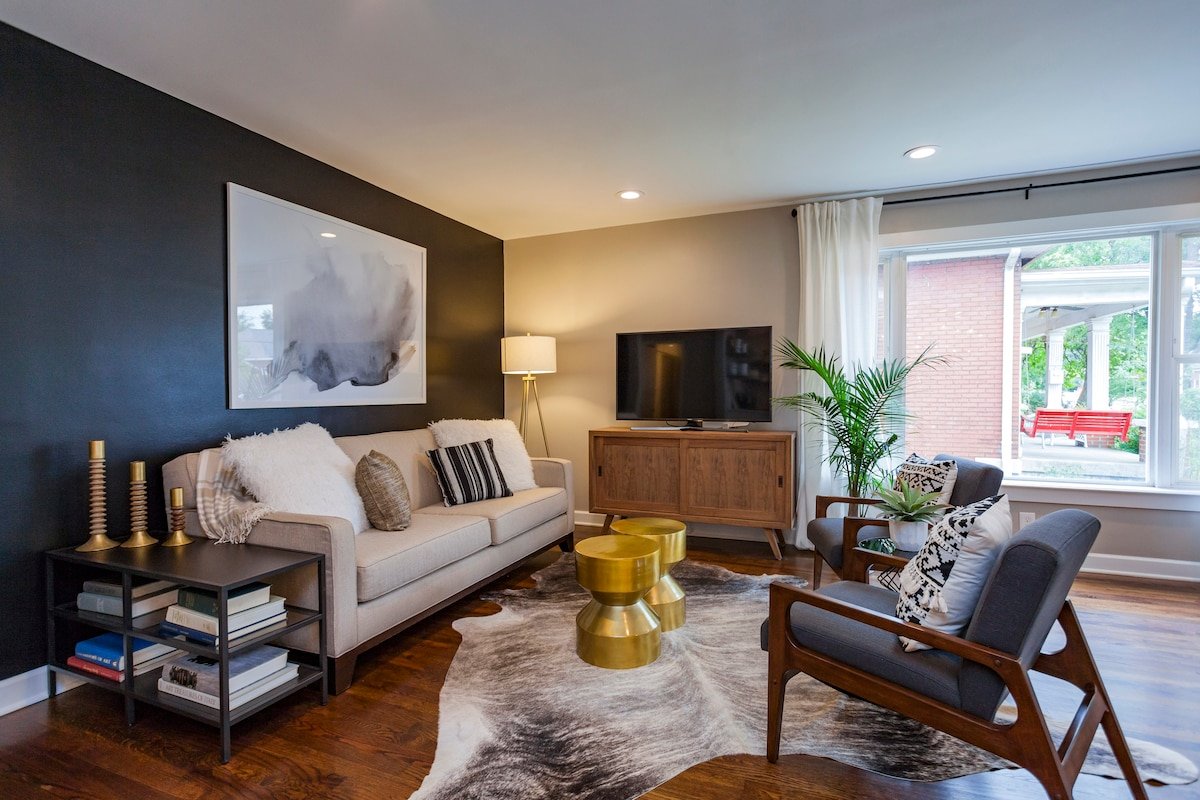 Music Row Honey! Walk to Broadway! Off ST Parking! gallery image 2