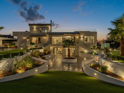 Luxury Villa Zakkallin – With Amazing View